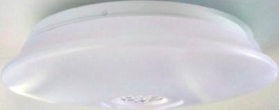 2700-6000K) Bluetooth kaiutin 10W RGB-värisävyt Useita eri väri-ohjelmia