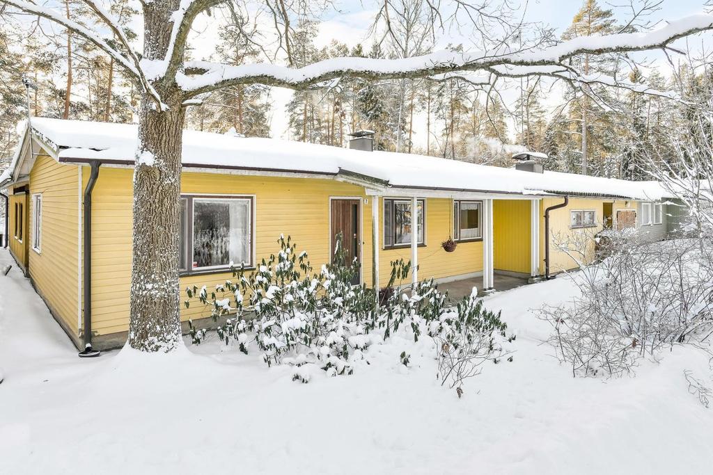 Erillistalo Espoo, Karakallio Kohdenumero 641269 6h+k+autovaja, 164,2 m² Kov. 1962 Energialuokka E 2018 Mh. 215 000,00 Vh. 215 000,00 Suohaukantie 7.