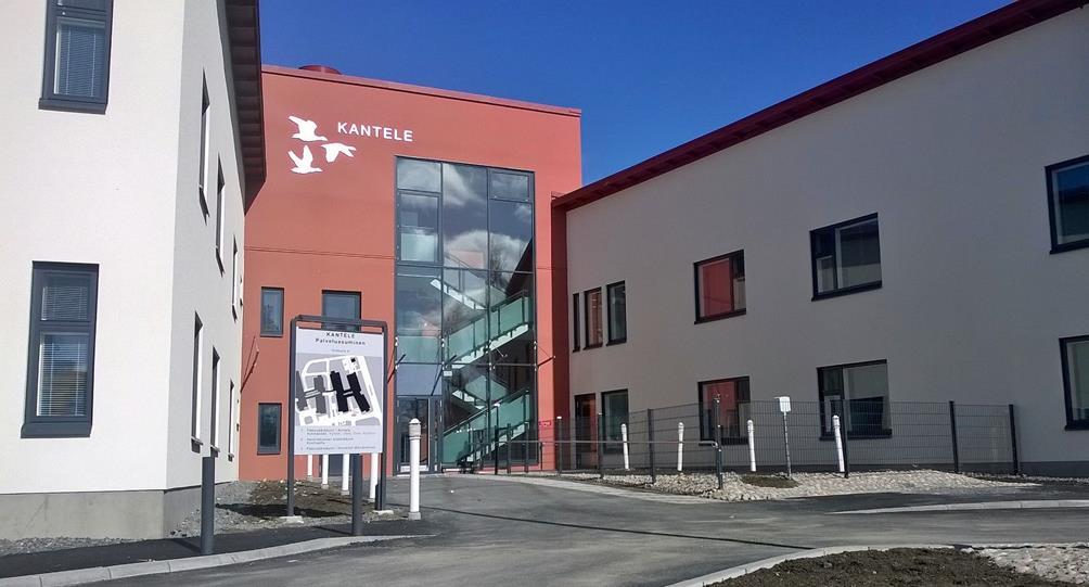 Henkilöstöltä edellytetään Tartuntatautilain 48 :n mukaista rokotussuojaa. Lyhytaikaisiin sijaisuuksiin voidaan hoitajan tehtävään palkata alan opiskelija tai henkilö, joka ei täytä kelpoisuusehtoja.