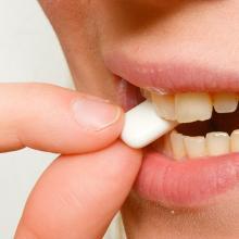 Yhteenvetona Ksylitoli ehkäisee hampaiden reikiintymistä. Sitä on hyvä käyttää päivittäin vähintään 5 g (esim. 6 täysksylitolipurkkatyynyä).