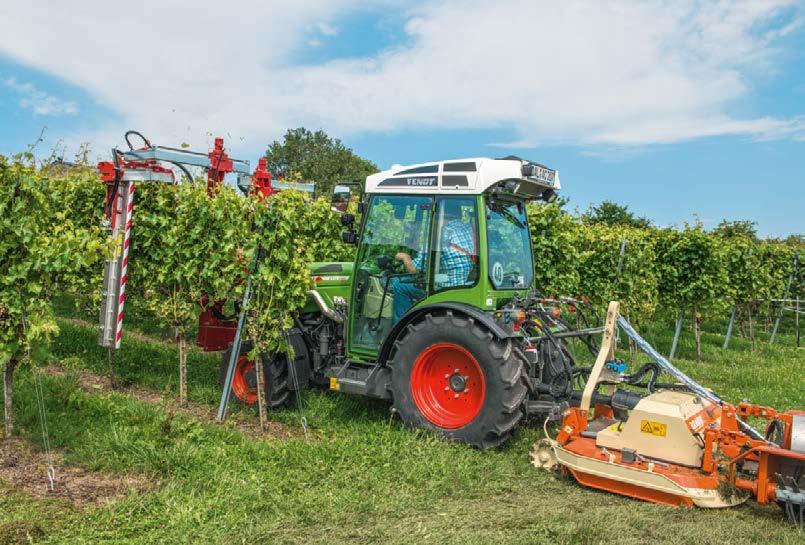 FENDT 200 V/F/P VARIO: HYDRAULIIKKA monien kykyjen yhdistelmä. Monitoimiohjaussauvan painikkeiden määritystä voidaan muuttaa kyynärnojan suojuksen alla olevalla kiertokytkimellä.