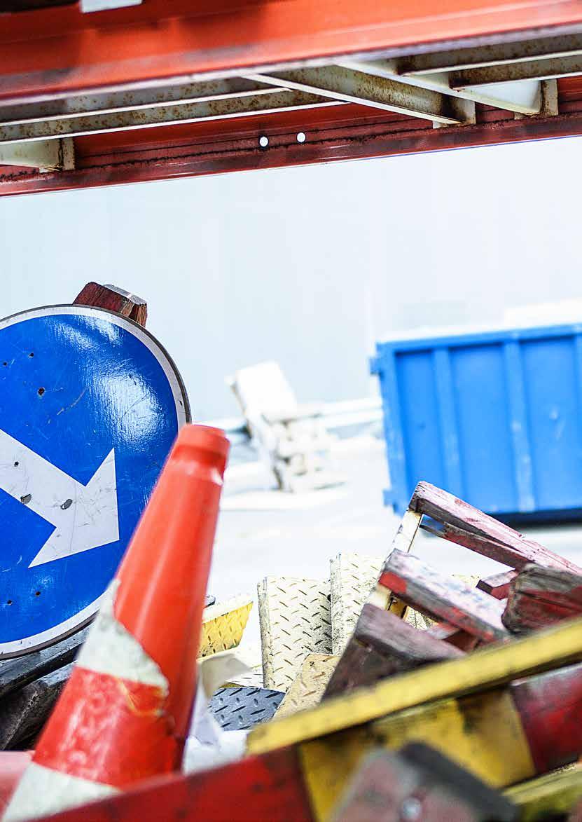 TYÖVAATE- PALVELUMME pitää huolta Ihmisistä Turvallisuus on