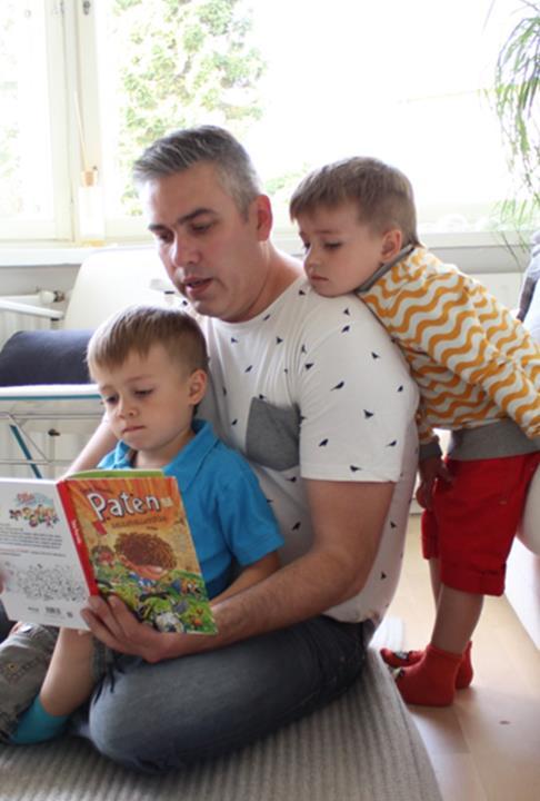 3. Esikuvat ja sopivat kirjat motivoivat Lukutaitoa tukee se, että lapsi pitää lukemisesta. Vaikka lukutaito on Suomessa maailman kärkeä, on lasten kiinnostus ja into lukemiseen erittäin matala.
