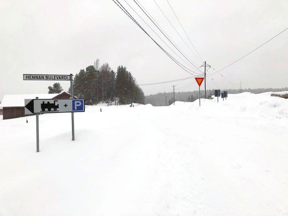 Kuva: Lisättävä kaava-alue on Hennan bulevardin pohjoispuolella punamustalla viivalla. 3.2.