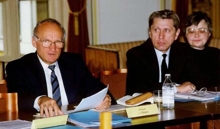 Professori Aleksej Osipov Sergiev Posadin hengellisestä akatemiasta sekä
