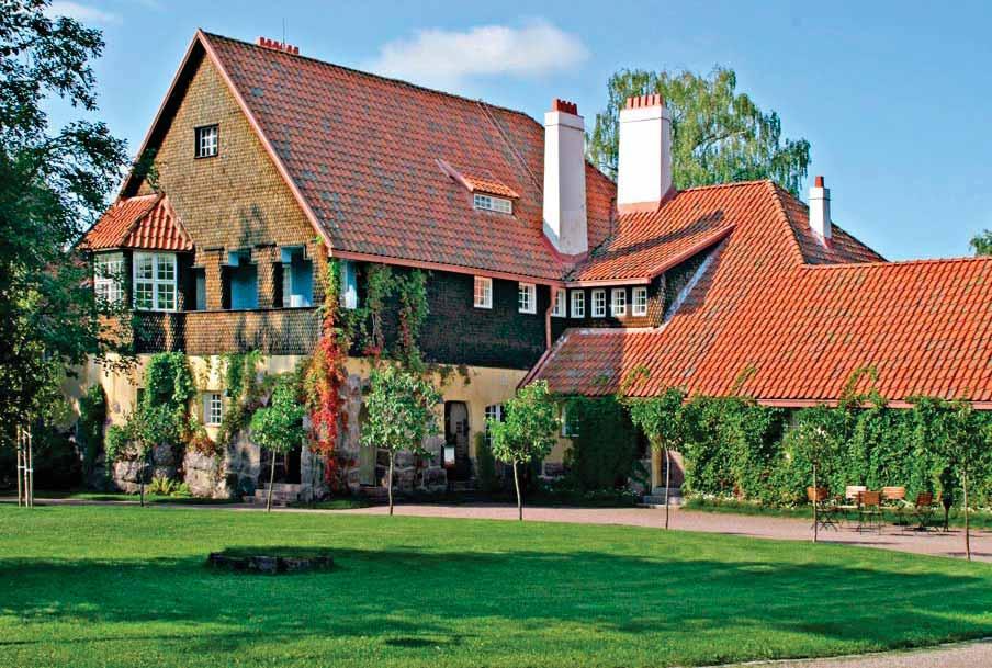 Hvitträskin ateljeehuvila edustaa 1900-luvun kansallisromanttista tyyliä.
