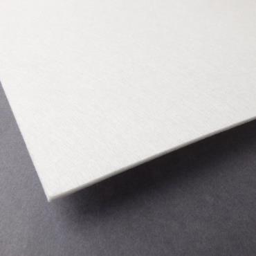 Art-Sorb säilyttää suljetussa ympäristössä suhteellisen kosteuden tasaisena, RH 50 %, imien tai luovuttaen kosteutta.