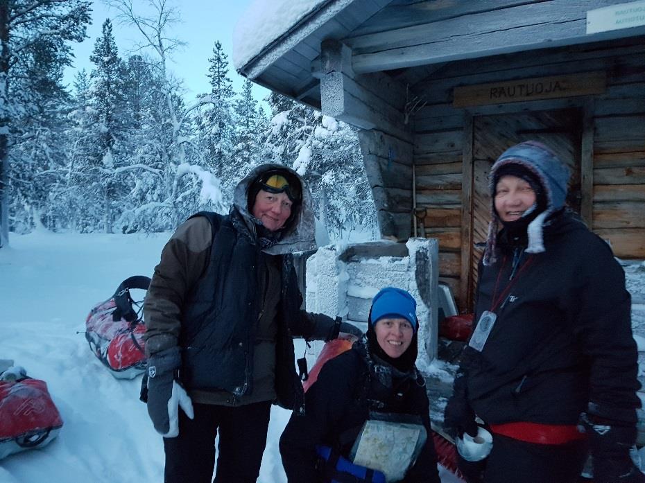 Talvivaellus mielessäni ja monia retkikertomuksia luettuani tunne vahvistui. Vaellukselle minä lähden, mutta minne ja kenen kanssa? Yksin ja kaksinkin sinne kiellettiin lähtemästä.