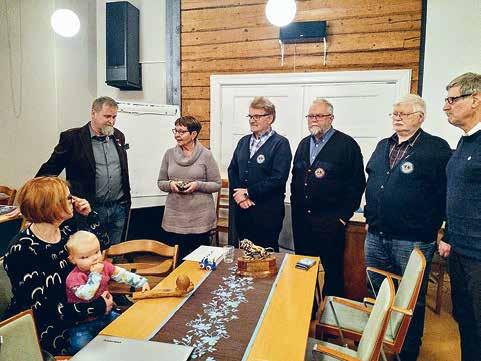 avustuksilla ja materiaalituella (mm.