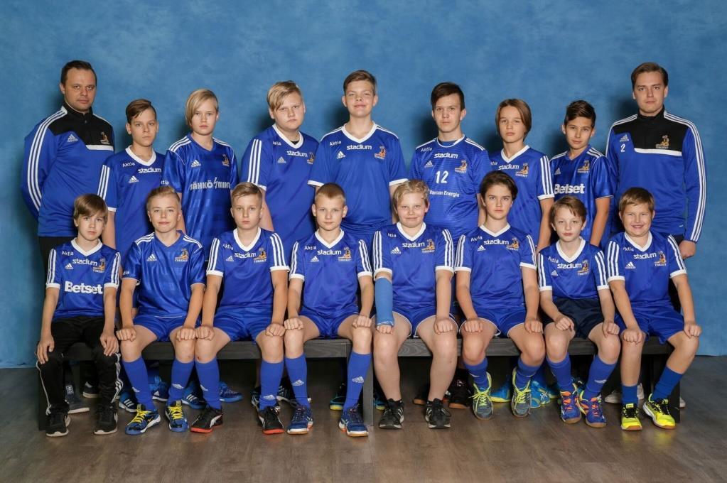 D2005 PUNAINEN Tiikerit 2005 2006 Punainen osallistuu alempaan haastajasarjaan yhdistetyllä 05/06 joukkueella. Joukkueen valmennuksesta vastaa Miska Häiväläinen.