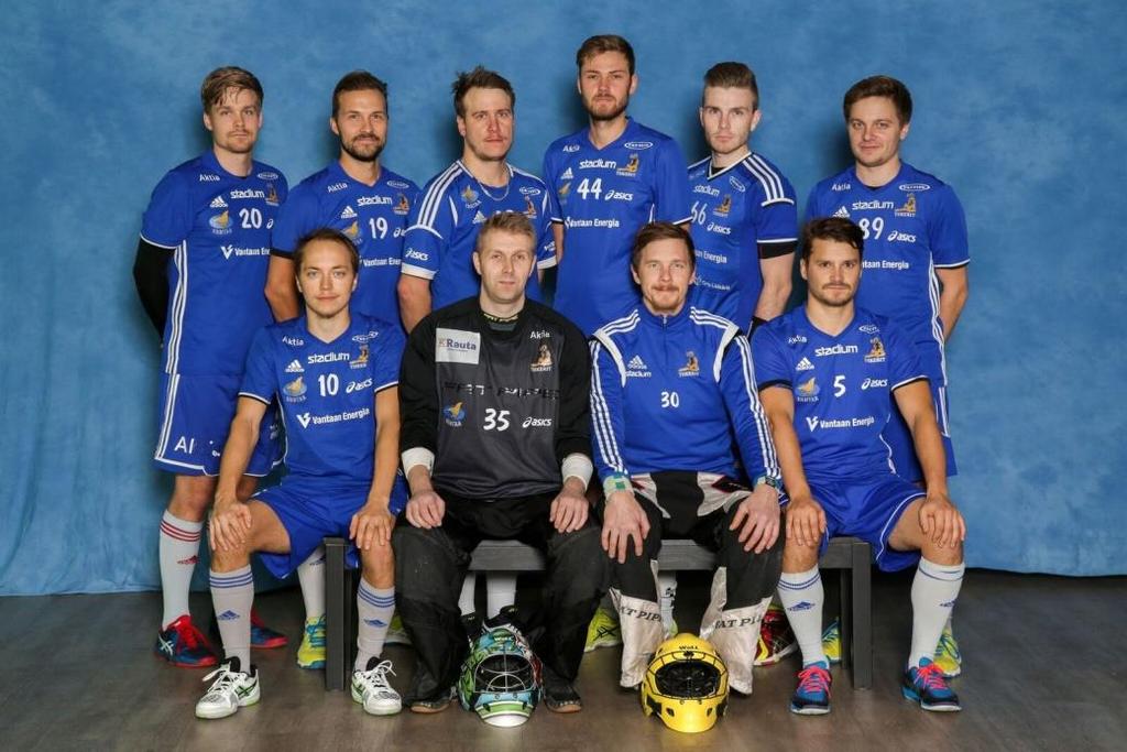 MIEHET 2 (II-DIV) Miehet 2 tekee yhteistyötä edustusjoukkueen kanssa farmisopimuksen kautta. Peleissä nähdään erilaisia kokoonpanoja kauden aikana.