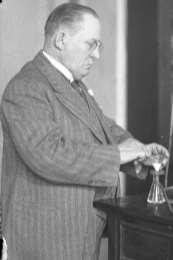 Gustav Komppa (1867 1949) studied in Züricch with Arthur antzsch, Wislicenius at Leipzig.