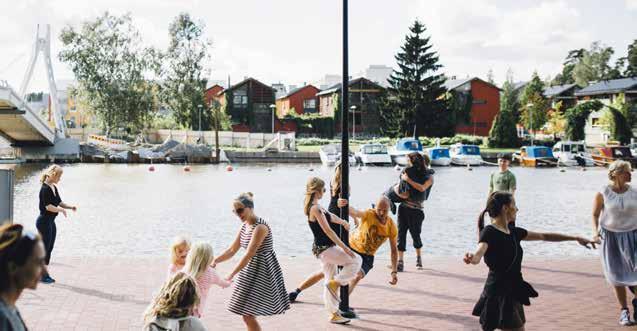 Puistoon sopivat myös muut pienimuotoiset tapahtumat, jotka eivät edellytä rakenteiden ja teknisten laitteiden tuomista puistoon. Puisto- ja torialueita hoidetaan keskeisinä julkisina kaupunkitiloina.