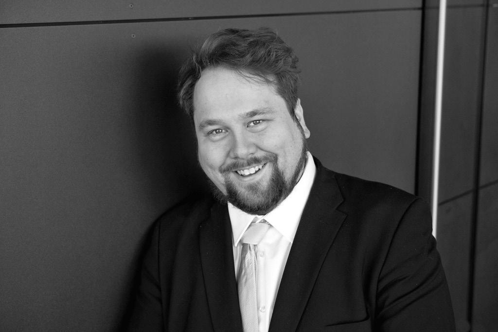 Matti Turunen Siitä huolimatta, että Matti Turunen oli opiskellut kotikaupunkinsa Joensuun konservatoriossa pianonsoittoa jo kahdeksanvuotiaasta alkaen, luokkakavereilta ja opettajilta saamansa