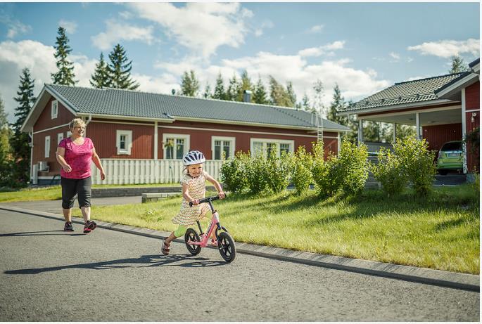 Haastekampanja perheille Tavoitteet: Haastaa vanhemmat kilpailemaan keskenään kestävin kulkutavoin kuljetuista matkoista kodin, varhaiskasvatusyksikön/koulun ja työpaikkojen matkaketjuilla.