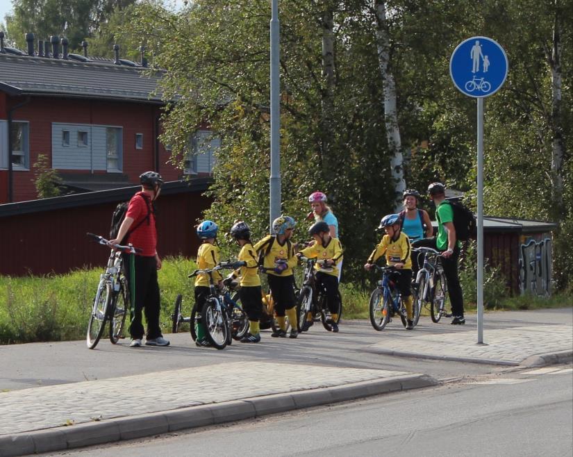 Asennekasvatus retkien yhteydessä Tavoitteet: Liikkuminen jalan, pyörällä ja joukkoliikenteellä tutuksi jo varhaiskasvatusyksikköaikana,