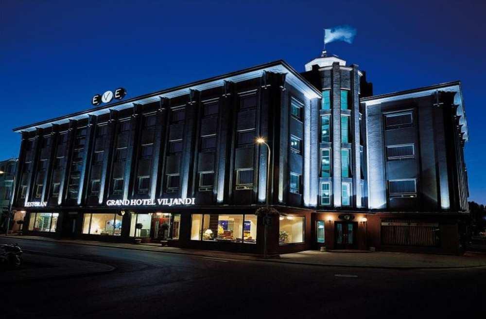 Grand Hotel Viljandi Majoituspaikan 24h-vastaanotto voi järjestää kuljetus- tai pesulapalveluja. Neljän tähden Grand Hotel Viljandi sijaitsee Viljandin keskustassa.