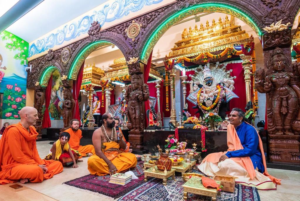 BHAKTI MARGAN YSTÄVÄT UUTISKIRJE SYYSKUU 2018 Sri Bhutabhrteshwarnath temppelin vihkiminen: Jubilee of Love, 7. 10.