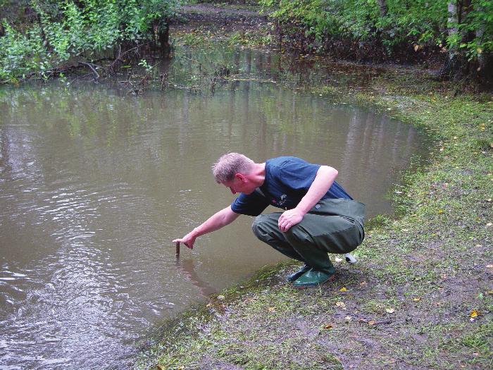 1. Taustaa Riista- ja kalatalouden tutkimuslaitos (RKTL) teki vuonna 2004 Keski- Uudenmaan vesiensuojelun kuntayhtymän tilauksesta Tuusulanjoella sähkökoekalastuksia viidellä koealalla.