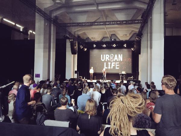 Flow Festivalin ja Demos Helsingin järjestämä tapahtuma tuo festivaaliyleisön kiinnostavien sisältöjen ja keskustelujen