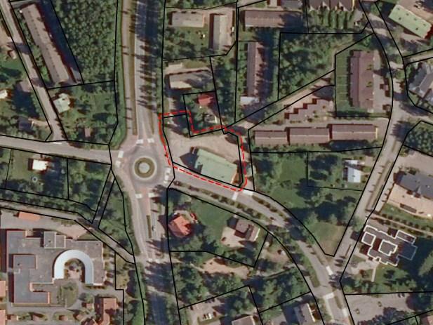 Kansantalon alue on osoitettu voimassa olevan asemakaavan mukaisesti edelleen asuin-,liike- ja toimistorakennusten korttelialueeksi (AL).