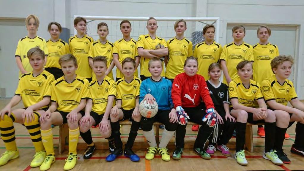 Futsalin nuorten piirinmestarijoukkueet 2017-2018 P20 KF Kosova Armend Berisha, Bujar Bulliqi, Asdren Mustafa, Leutrim Gerxhalija, Gezim Pacolli, Altin Peci, Besian Peci, Faton Peci, Muharrem Sahti,