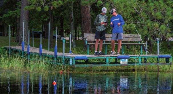 HEITETTÄVÄT KAIKULUOTAIMET FishHunter Pro Päivät, jolloin sinun oli kaikuluotausta käyttääksesi omistettava vene, ovat ohi.