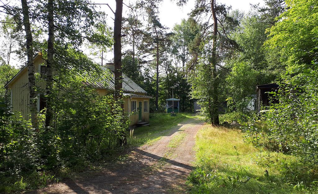 Selostus A-2749 9 (22) Maaperä ja rakennettavuus Suunnittelualue sijaitsee kallioisella mäellä, jota ympäröi karkea hieta. Kallioperä on kvartsi- ja granodioriittia.