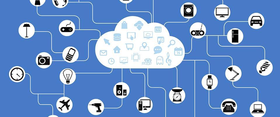 INTERNET OF THINGS Internet of Things 2015 noin 4,9 miljardia laitetta on liitettynä verkkoon -> arvioiden mukaan vuonna 2020 vastaava lukumäärä on 25 miljardia laitetta