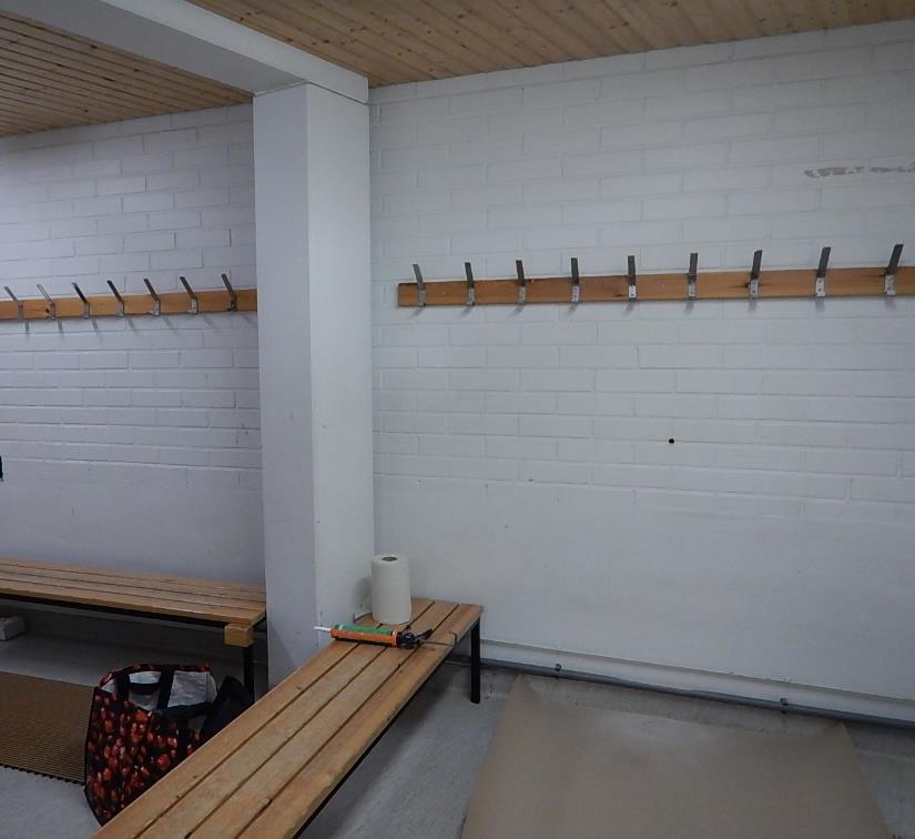 - Neljässä näytteessä (4/4) ei ollut viitteitä mikrobivauriosta (VS2.1, VS2.2, VS2.3, VS2.4). Rakennuksen sisälle jääneen vanhan ulkoseinän lämmöneristeiden mikrobisto on tavanomainen.