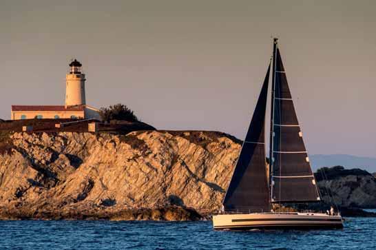 61 PHOTO: BENETEAU / GUIDO CANTINI RAYMIC Ray70 VHF -radio tukee myös