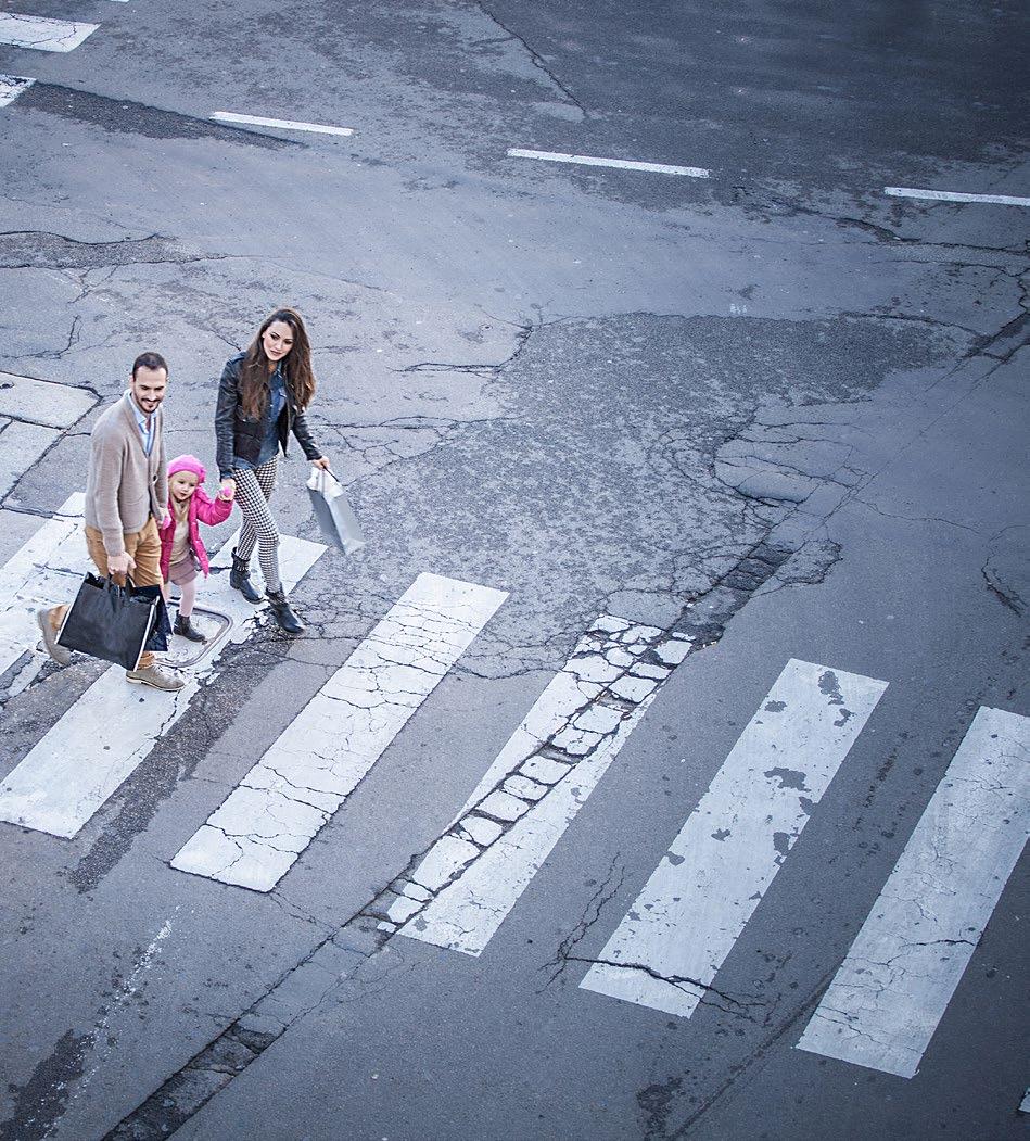 Taloudellinen katsaus NOKIAN RENKAAT LYHYESTI TUOTTEITA MYYDÄÄN 62 MAASSA LIIKEVAIHTO MEUR 1 596 TURVALLISET, KESTÄVÄT JA INNOVATIIVISET TUOTTEET TALVIRENKAIDEN OSUUS MYYNNISTÄ 2/3 4 8 TYÖNTEKIJÄÄ 12