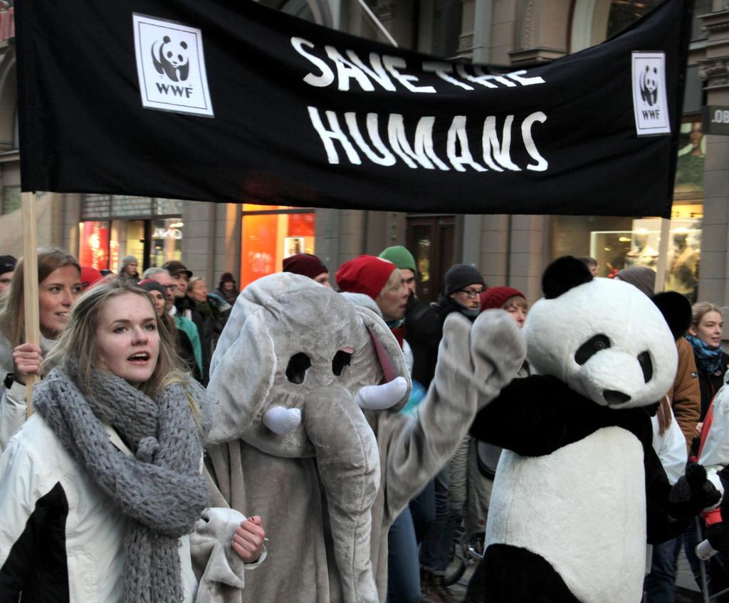 WWF Mari Pasula Ympäristöaiheet ovat poliittisia ja arvolatautuneita Tapoja suhtautua arvolatautuneeseen sisältöön: Pyrkimys