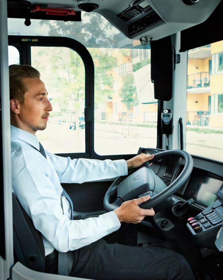 12 KULJETTAJAN TEHOKKUUS Ohjat kuljettajalla Volvo 7900 Electric Hybridin ajaminen on mukavan vaivatonta ja mutkatonta.