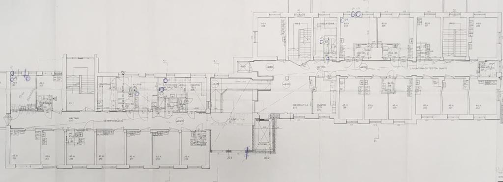 4.3. 1.kerros Ensimmäisessä kerroksessa alkuperäisellä osalla sijaitsee asuin- ja oleskelutiloja sekä pesutiloja ja keskuskeittiö.