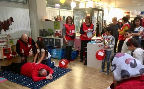 Naistenkerhon ohjelma on suunniteltu mahdollisimman monipuoliseksi. Mukaan on saatu paljon yhteistyökumppaneita, joiden panos kerhoiltojen järjestämisessä on ollut huo-mattava. Mukana ovat mm.