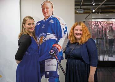 SUOMEN JÄÄKIEKKOMUSEO Suomen Jääkiekkomuseon perusnäyttely esittelee suomalaisen jääkiekon huippuhetket ja kokoelmien ehdottomat helmet.