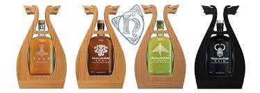 Highland Park Freya 15 y 51,2 % 2 cl 31 e Tämän viskin sydän loistaa jalokivenä, jota ympäröi tuoksuva turve.