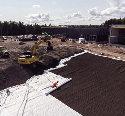 Lopullinen tiivistys tehdään kevytsorakerroksen yläpuolisen, enintään noin 150 300 mm paksun murskekerroksen päältä käyttäen täryjyrää (1- tai 2-valssinen).