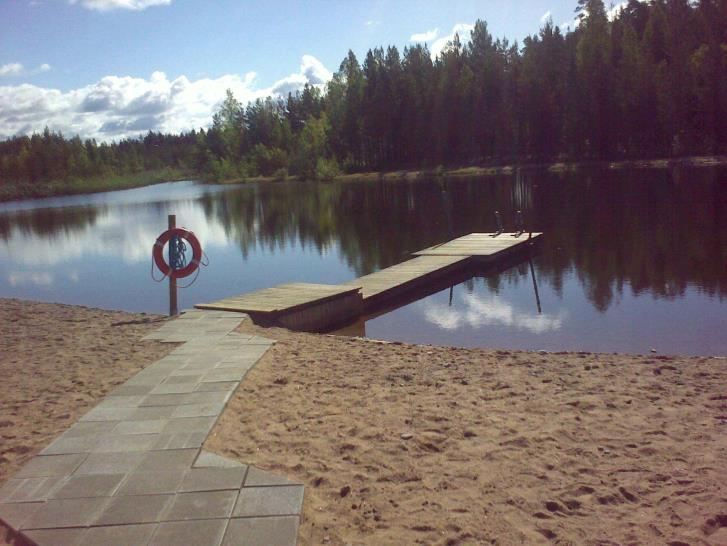 3 2.7 Valokuvat 3. UIMARANNAN KUVAUS 3.1 Vesityyppi Järvi (lampi) 3.2 Rantatyyppi Hiekkaranta 3.3 Rantavyöhykkeen ja lähiympäristön kuvaus Märyn uimalammet ovat muodostuneet vanhoihin hiekkakuoppiin.