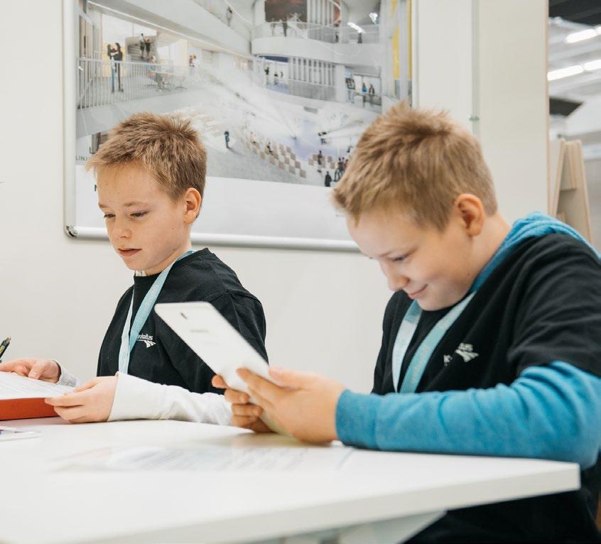 Case Yrityskylä " Kuntarahoitus on lukuvuodella 2018 2019 mukana Helsinki-Vantaan ja Kuopion yrityskylissä, jossa oppilaat työskentelevät pienoiskaupungissa sekä toimivat kuluttajina ja kansalaisina.