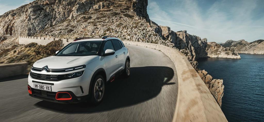 hyödyllisiä teknologioita VIIMEISIMMÄN SUKUPOLVEN INTUITIIVISIÄ JÄRJESTELMIÄ Uusi Citroën C5 Aircross SUV on jatkuvasti yhteydessä digimaailmaan kuuden yhteydenpitoteknologian