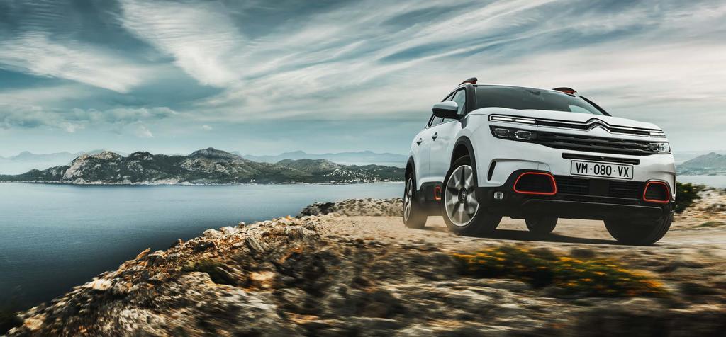 viimeisimmän sukupolven voimanlähteet BENSIINI JA DIESEL Uusi Citroën C5 Aircross SUV -mallistoon on tarjolla viimeisimmän sukupolven polttoainetaloudellisia ja suorituskykyisiä Euro 6.
