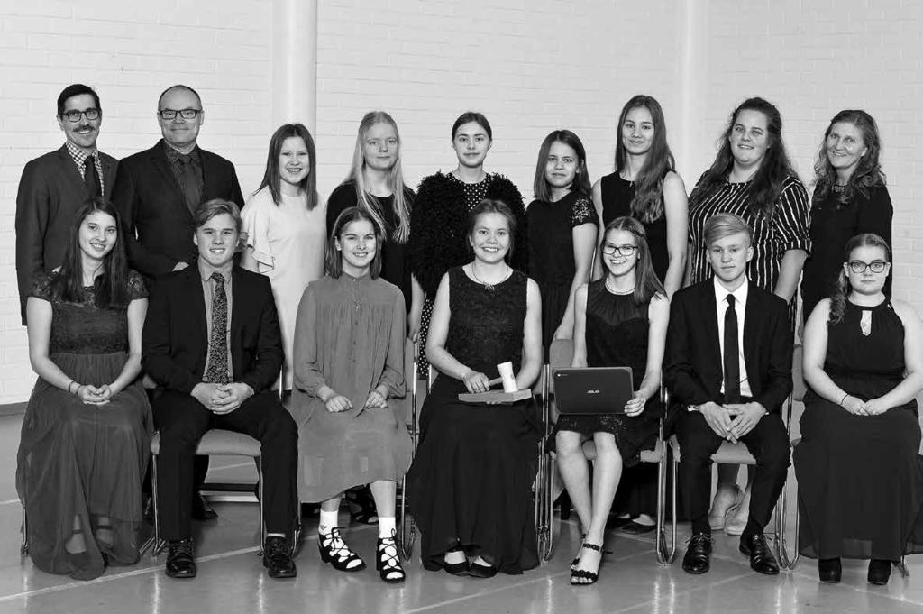 Kuva: Studio Saraste Takarivi: Timo Kinnunen, Mikko Kinnunen, Marika Aho, Iida Sikala, Viivi Seppänen, Aino Nurkkala, Aliisa Lääkkö, Jenni Hilliaho