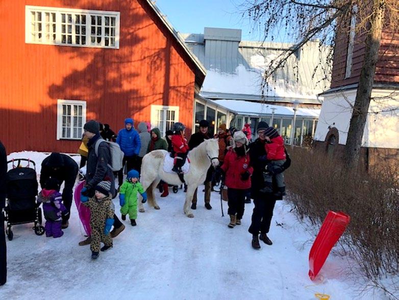 klo 10 Kynttilänpäivän Perhemessu Sunnuntai kirkolla Yhteisvastuukeräyksen avaus ja Talvirieha klo 9-13 Miira Muroma-Nikunen, Marjut Mulari, Olli Mönttinen; Heikki Sivonen, huilu.