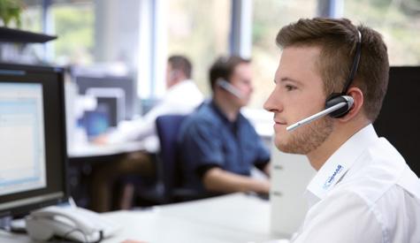 inspiration LIGNA 2019 Uusi tulevaisuuden TeleService-huoltoratkaisu Nopeampaa tukea intelliservicenetin kautta TeleServiceNetin kautta voit ottaa puhelimitse yhteyttä HOMAG-asiantuntijoihimme