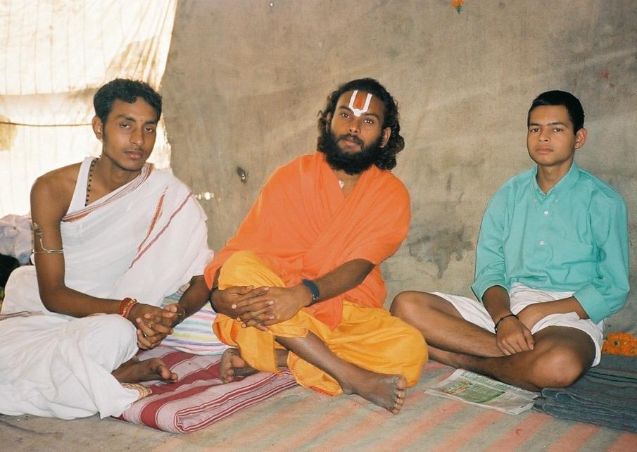 Tapaus IV. Ramanandit Askeettinen suuntaus, joka pitää perustajanaan Pohjois-Intiassa vaikuttanutta Swami Ramanandaa (n. 1400 1470). Pääasiallisena palvonnan kohteena on Sita-Rama.