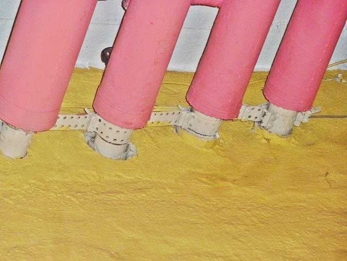 11.4.2. Maadoitukset ja potentiaalin tasaukset Maadoitusjärjestelmä on alun perin perustunut putkistomaadoitukseen. Katselmuksessa jäi vaikutelma, että nykyaikaista maaelektrodia ei ole.