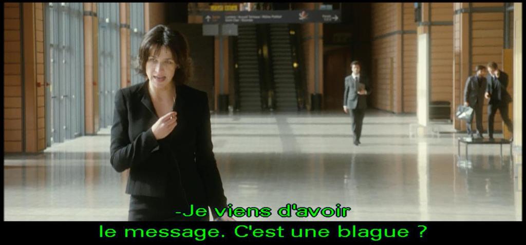 Image 7 : L emploi d une langue étrangère traduite indiqué en vert. Capture de L âge de raison : 3 12. Dans le film, une variété de dialogues se passe en anglais.