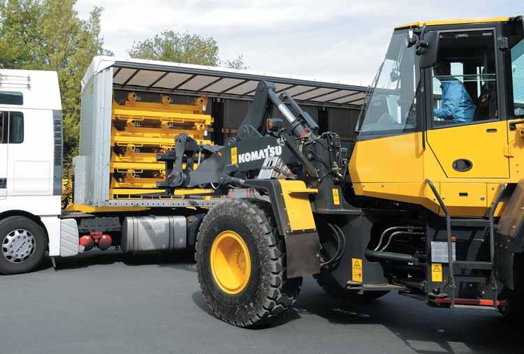 Monikäyttöinen PZ-nostovarsisto Yksi kone moneen käyttötarkoitukseen Uusi Komatsu WA320PZ-6 on oikea valinta moneen tehtävään.
